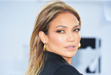 Bí quyết làm đẹp bất chấp tuổi tác của Jennifer Lopez